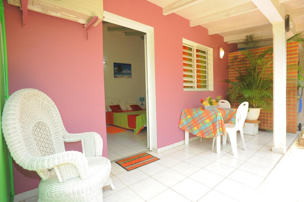 Villa Au Domaine Des Bougainvilliers Sainte-Rose Esterno foto