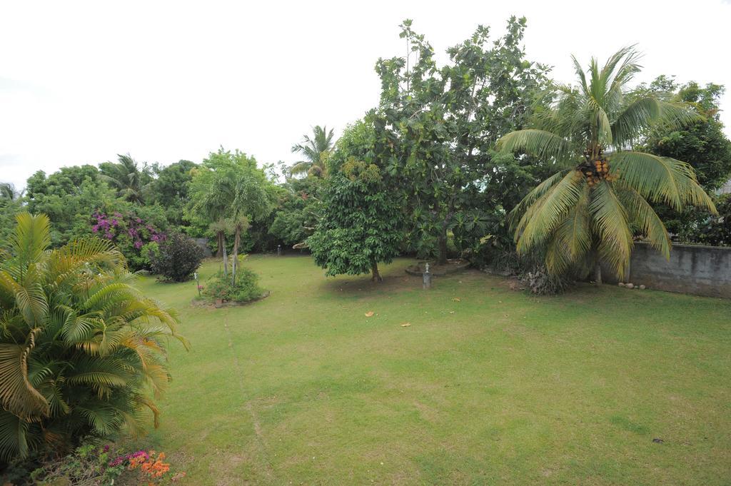 Villa Au Domaine Des Bougainvilliers Sainte-Rose Esterno foto