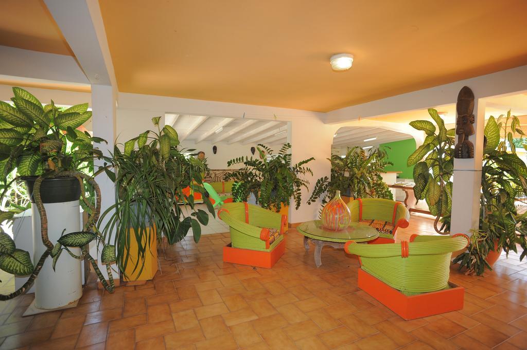 Villa Au Domaine Des Bougainvilliers Sainte-Rose Esterno foto
