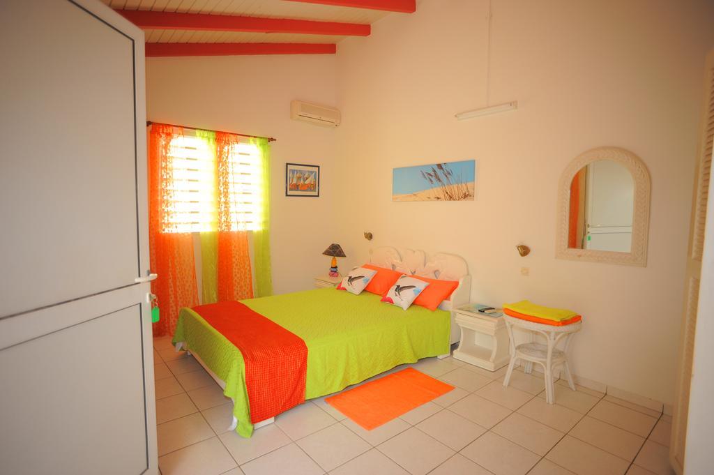 Villa Au Domaine Des Bougainvilliers Sainte-Rose Esterno foto